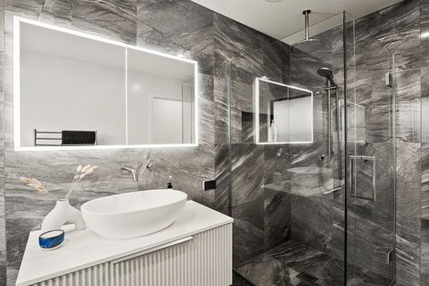 Photo of property in 6 Cheviot Street, Jacks Point, 9371