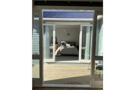 Photo of property in 5 Travancore Street, Island Bay, Wellington, 6023