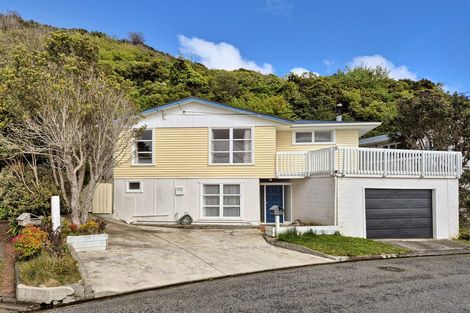 Photo of property in 10 Voltaire Street, Karori, Wellington, 6012