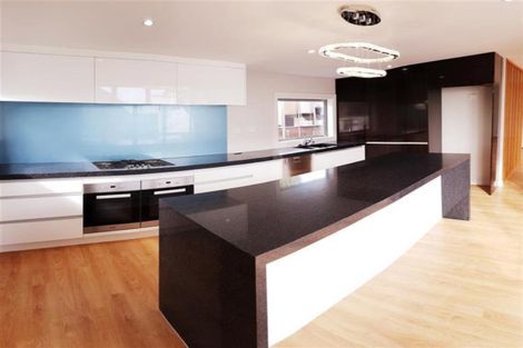 Photo of property in 6a Te Akau Crescent, Bucklands Beach, Auckland, 2012