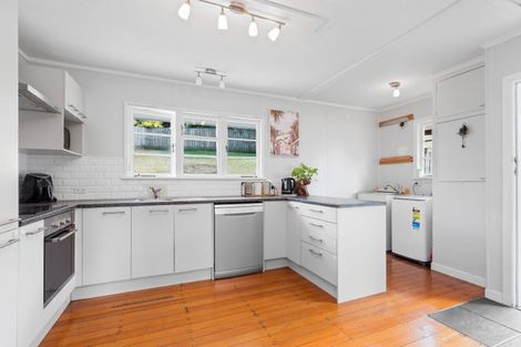 Photo of property in 35 Ogle Crescent, Te Kamo, Whangarei, 0112