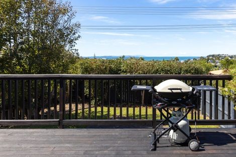 Photo of property in 63 Brightside Road, Stanmore Bay, Whangaparaoa, 0932