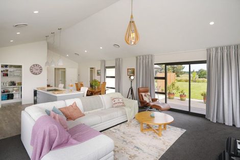 Photo of property in 11 Mara-kai Place, Pegasus, 7612