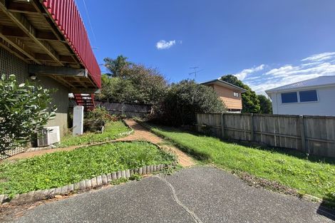 Photo of property in 1/76 Target Road, Totara Vale, Auckland, 0629