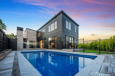 Photo of property in 16 Ruxton Road, Wainui, 0932