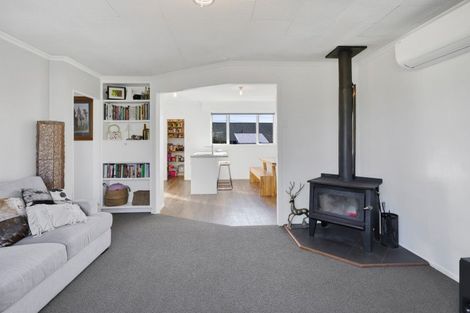 Photo of property in 2 Orlando Street, Stratford, 4332