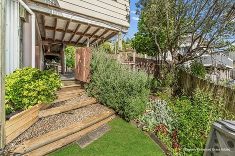 Photo of property in 6 Rautawhiri Road, Helensville, 0800