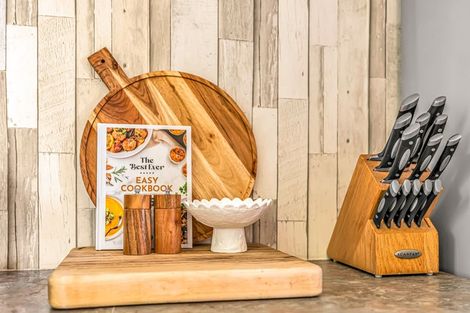 Photo of property in 6 Rautawhiri Road, Helensville, 0800