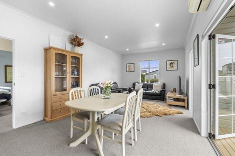 Photo of property in 1 Rainsford Street, Moturoa, New Plymouth, 4310