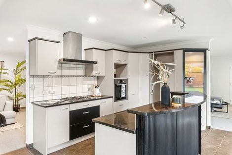 Photo of property in 170 Milne Drive, Paraparaumu, 5032