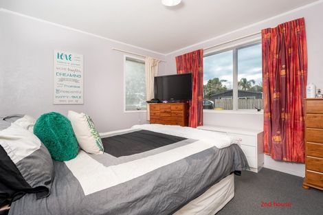 Photo of property in 27 Cherry Tree Place, Massey, Auckland, 0614