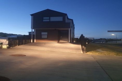 Photo of property in 2 Mata Lane, Stanmore Bay, Whangaparaoa, 0932