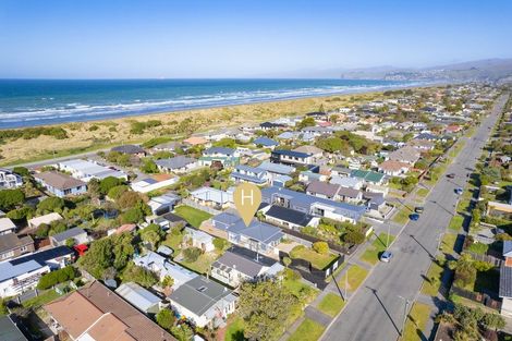 Photo of property in 211 Pine Avenue, South New Brighton, Christchurch, 8062