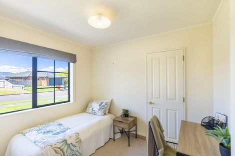 Photo of property in 3 Glen Loch Place, Paraparaumu, 5032