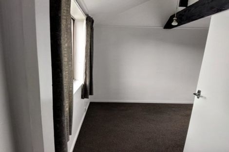 Photo of property in 112 Akaroa Drive, Maupuia, Wellington, 6022