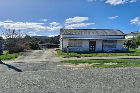 Photo of property in 43 Christchurch Street, Kaitangata, 9210