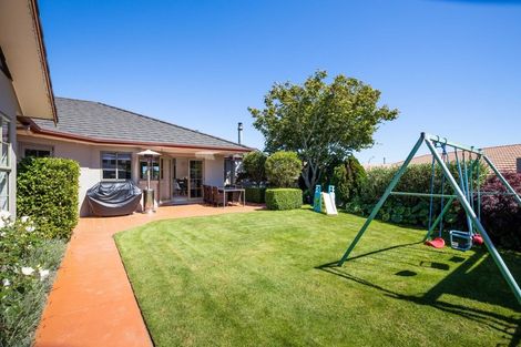 Photo of property in 11 Shelter Grove, Frankleigh Park, New Plymouth, 4310