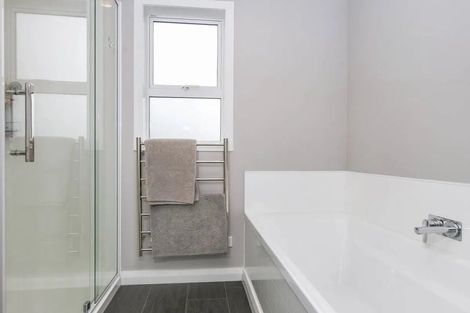 Photo of property in 42 Line Road, Glen Innes, Auckland, 1072