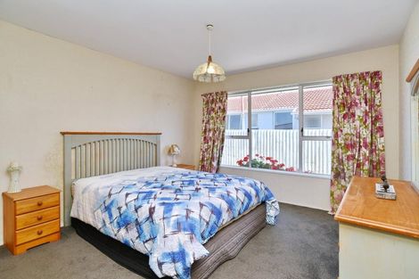 Photo of property in 1/15 Heathglen Avenue, Parklands, Christchurch, 8083