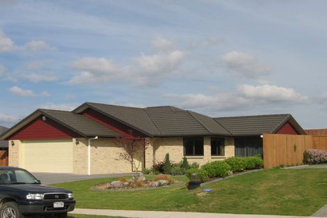 Photo of property in 21 Heaphy Place, Pukehangi, Rotorua, 3015