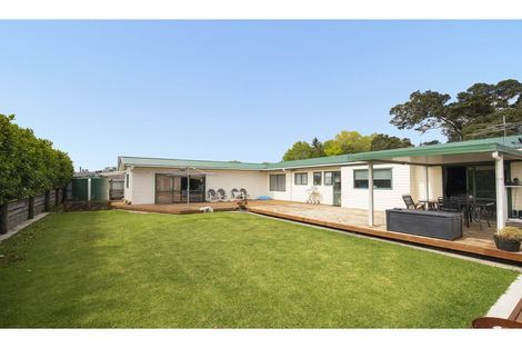 Photo of property in 135 Kitchener Road, Waiuku, 2123