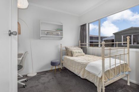Photo of property in 23 Featherston Street, Levin, 5510