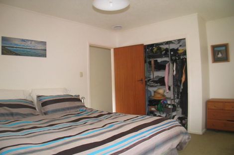 Photo of property in 2/76 Glenvar Road, Torbay, Auckland, 0630