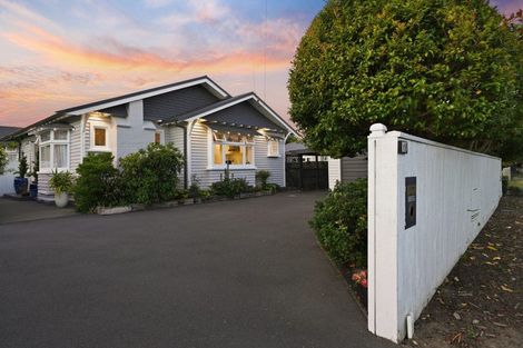 Photo of property in 127 Weston Road, St Albans, Christchurch, 8052