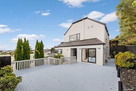 Photo of property in 10 Copperfield Terrace, Mellons Bay, Auckland, 2014