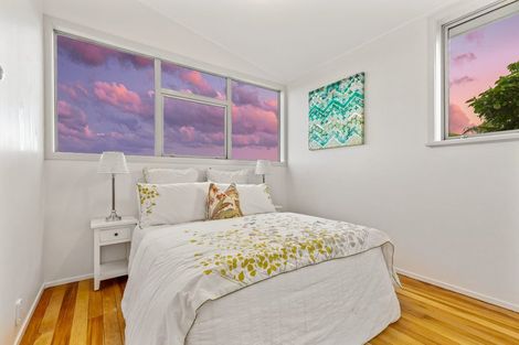 Photo of property in 18 Waimumu Road, Massey, Auckland, 0614