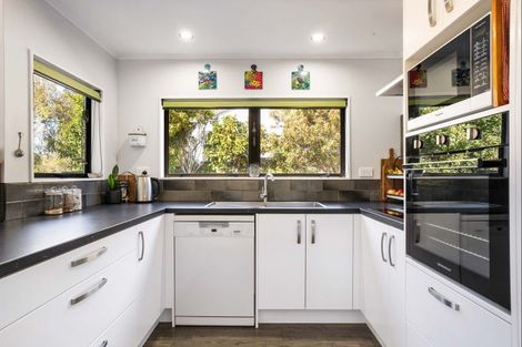 Photo of property in 125 Park Avenue, Whangamata, 3620