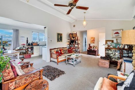 Photo of property in 11 Chequers Avenue, Glenfield, Auckland, 0629