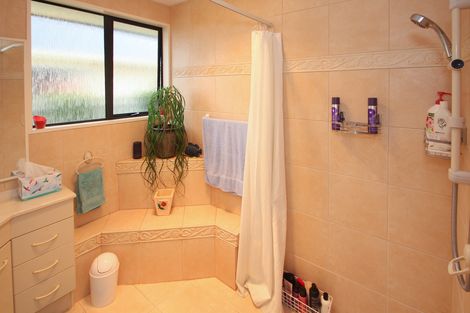 Photo of property in 6 Kenilworth Road, Oamaru North, Oamaru, 9400