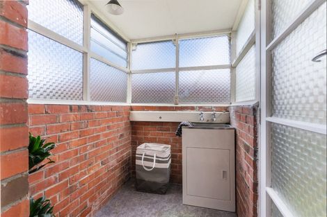 Photo of property in 2/21 Evelyn Place, Hillcrest, Auckland, 0627