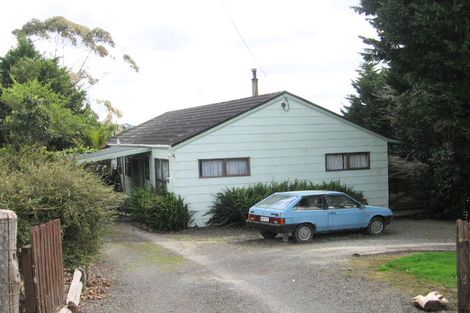 Photo of property in 52 Gorge Road, Maungaturoto, 0520