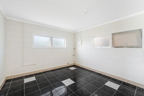 Photo of property in 1 Beldon Place, Pakuranga Heights, Auckland, 2010