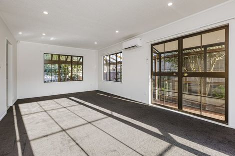 Photo of property in 2/137 Great South Road, Manurewa, Auckland, 2102