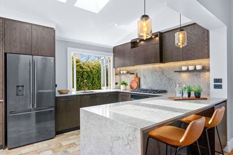 Photo of property in 14 Eversleigh Road, Belmont, Auckland, 0622