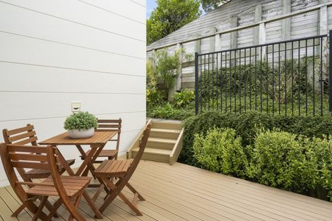 Photo of property in 10 Mewburn Rise, Karori, Wellington, 6012