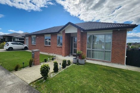 Photo of property in 2 Wellfield Drive, Papakura, 2110