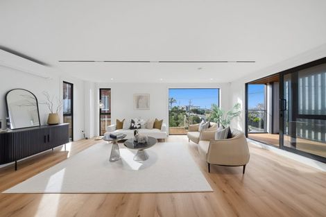 Photo of property in 2b Rangitoto Terrace, Milford, Auckland, 0620