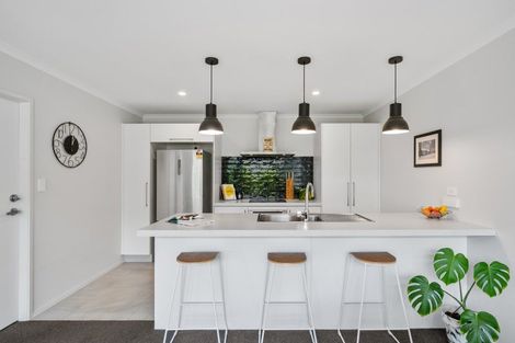 Photo of property in 2 Kahawai Close, Pyes Pa, Tauranga, 3112