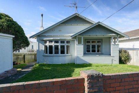 Photo of property in 17 Freyberg Street, Lyall Bay, Wellington, 6022