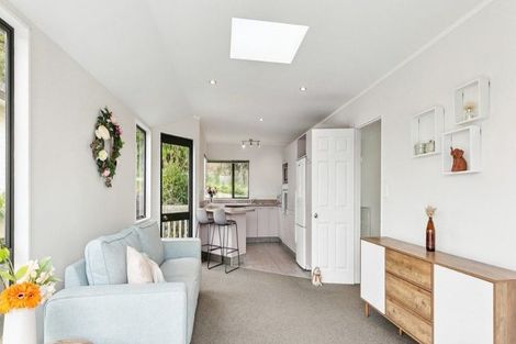 Photo of property in 13 Chastudon Place, Tawa, Wellington, 5028