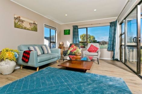 Photo of property in 2/59a Target Road, Totara Vale, Auckland, 0629