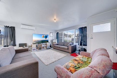 Photo of property in 50 Hobart Crescent, Wattle Downs, Auckland, 2103