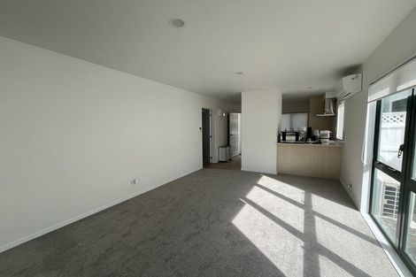 Photo of property in 4 Provence Esplanade, Te Atatu Peninsula, Auckland, 0610