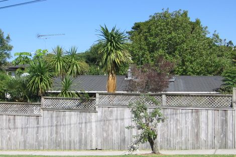 Photo of property in 1/12 Westbourne Road, Murrays Bay, Auckland, 0630