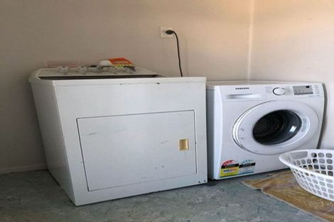 Photo of property in 2/5 Hinemoa Street, Waiwhetu, Lower Hutt, 5010