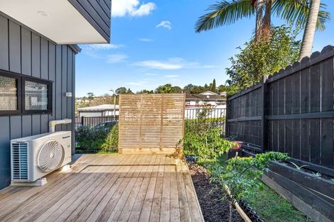 Photo of property in 1b Tacitus Place, Totara Vale, Auckland, 0629